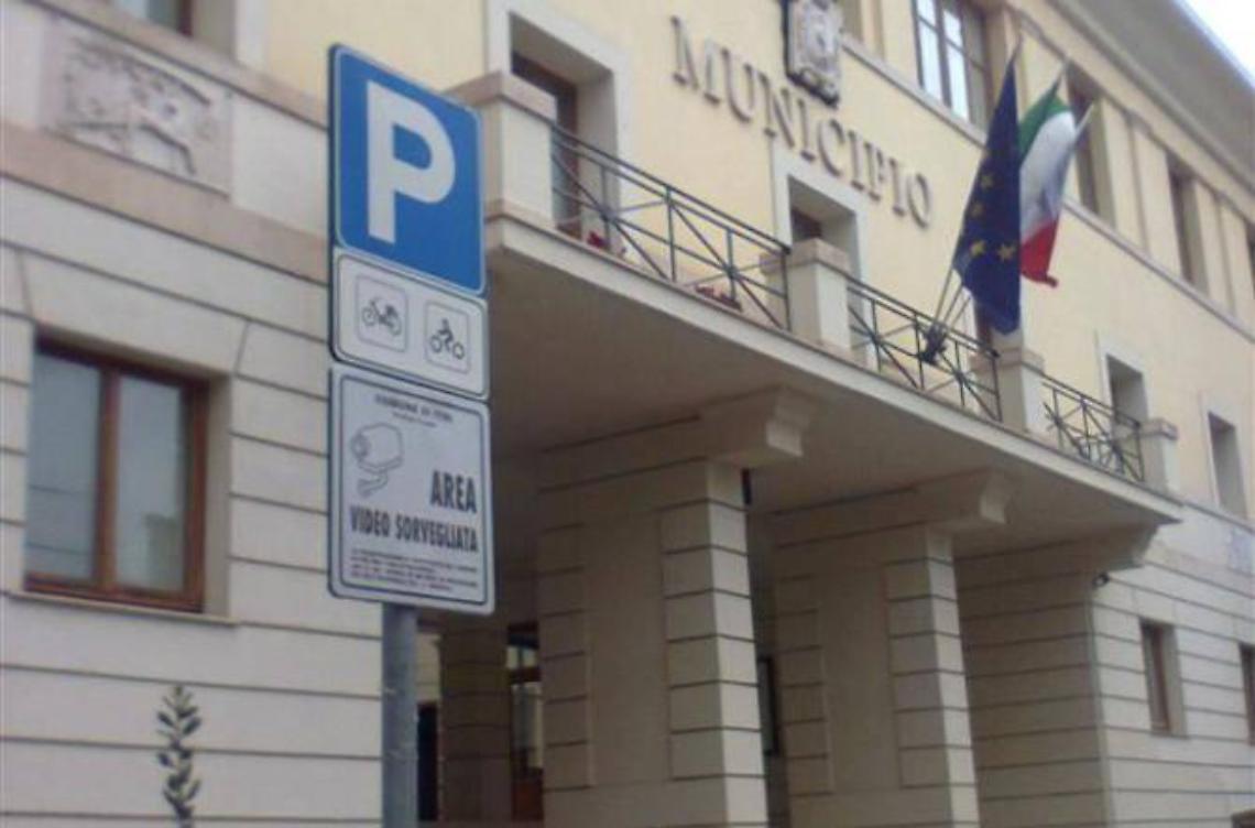 Nuovi cartelli nelle strade di periferia, via libera del Comune agli interventi