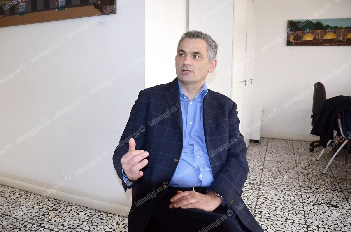 "Coletta che si posiziona a sinistra fa il gioco di quella destra che ha distrutto la città"