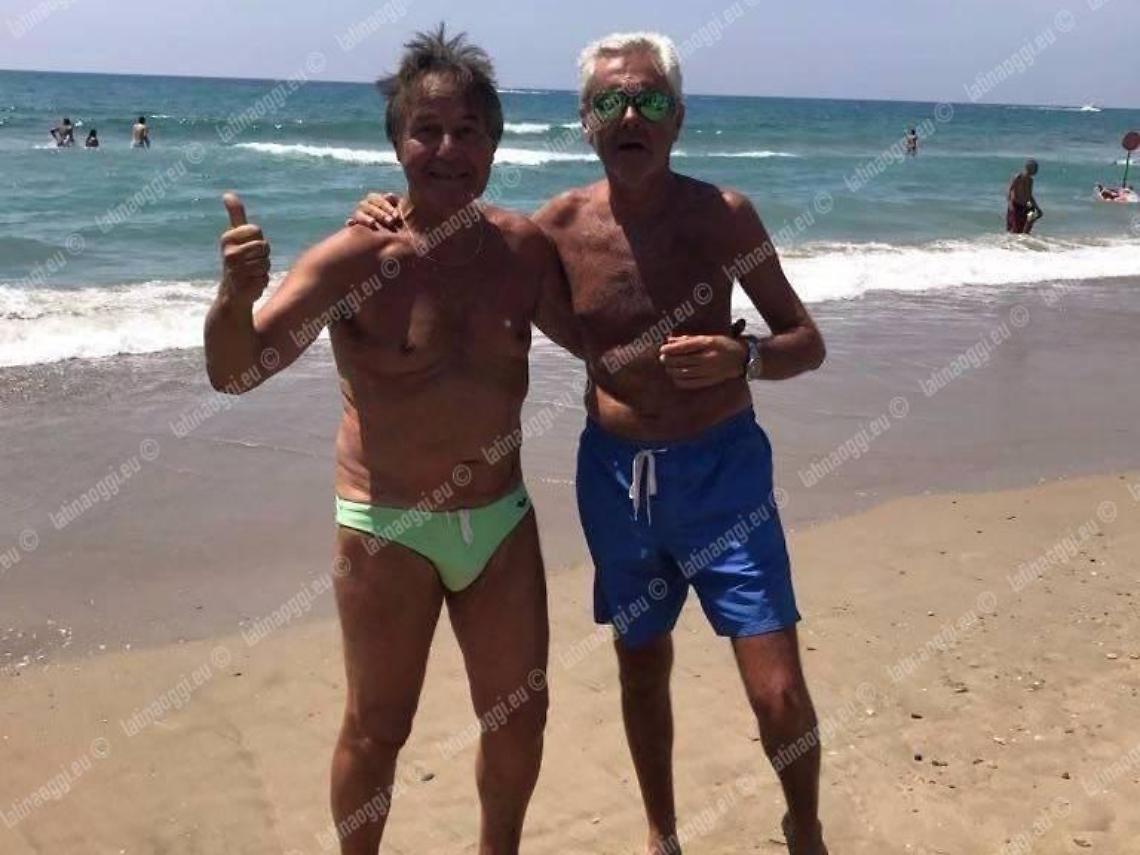 Il dottor Lunghi e l'ex calciatore del Terracina Simoneschi felici dopo aver salvato il bimbo