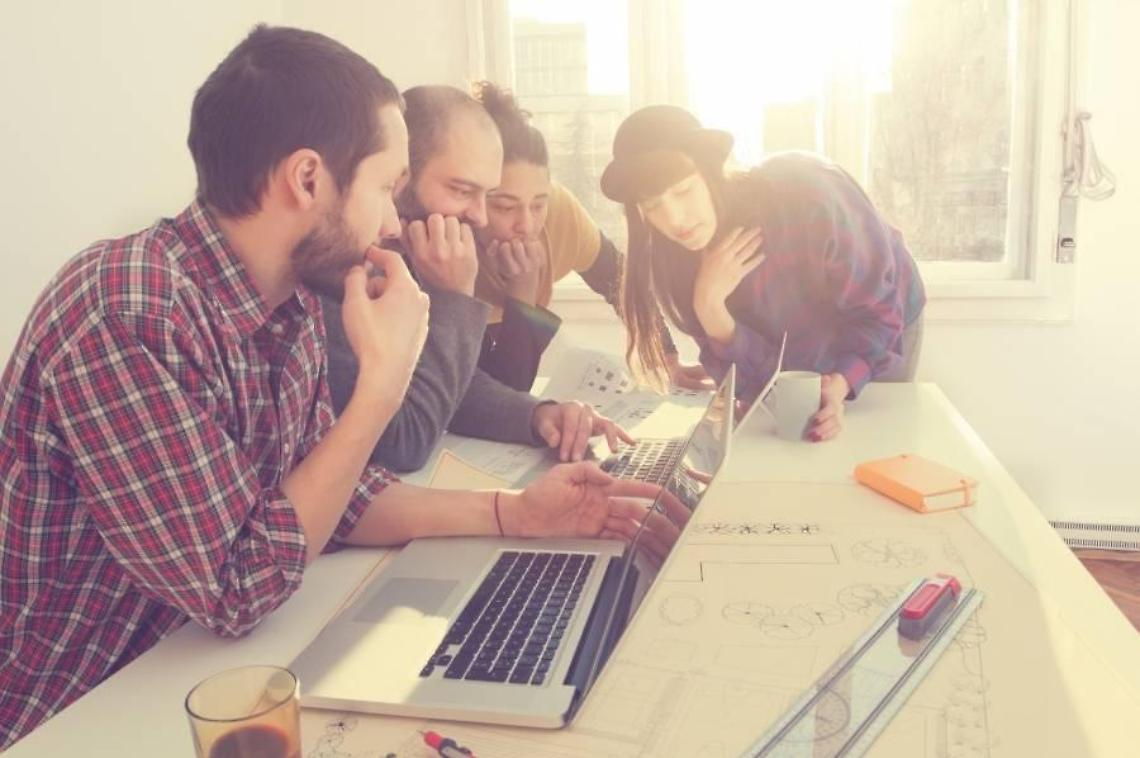 Tag, condivisione e risposte immediate: gli annunci di lavoro ai tempi del social network