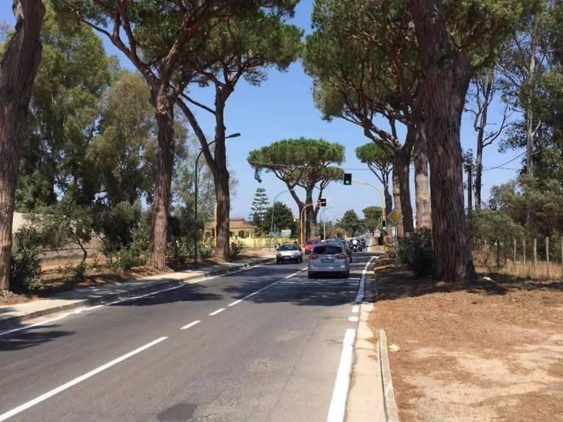Una strada troppo pericolosa, su via Monte Circeo da oggi &egrave; attivo un nuovo semaforo