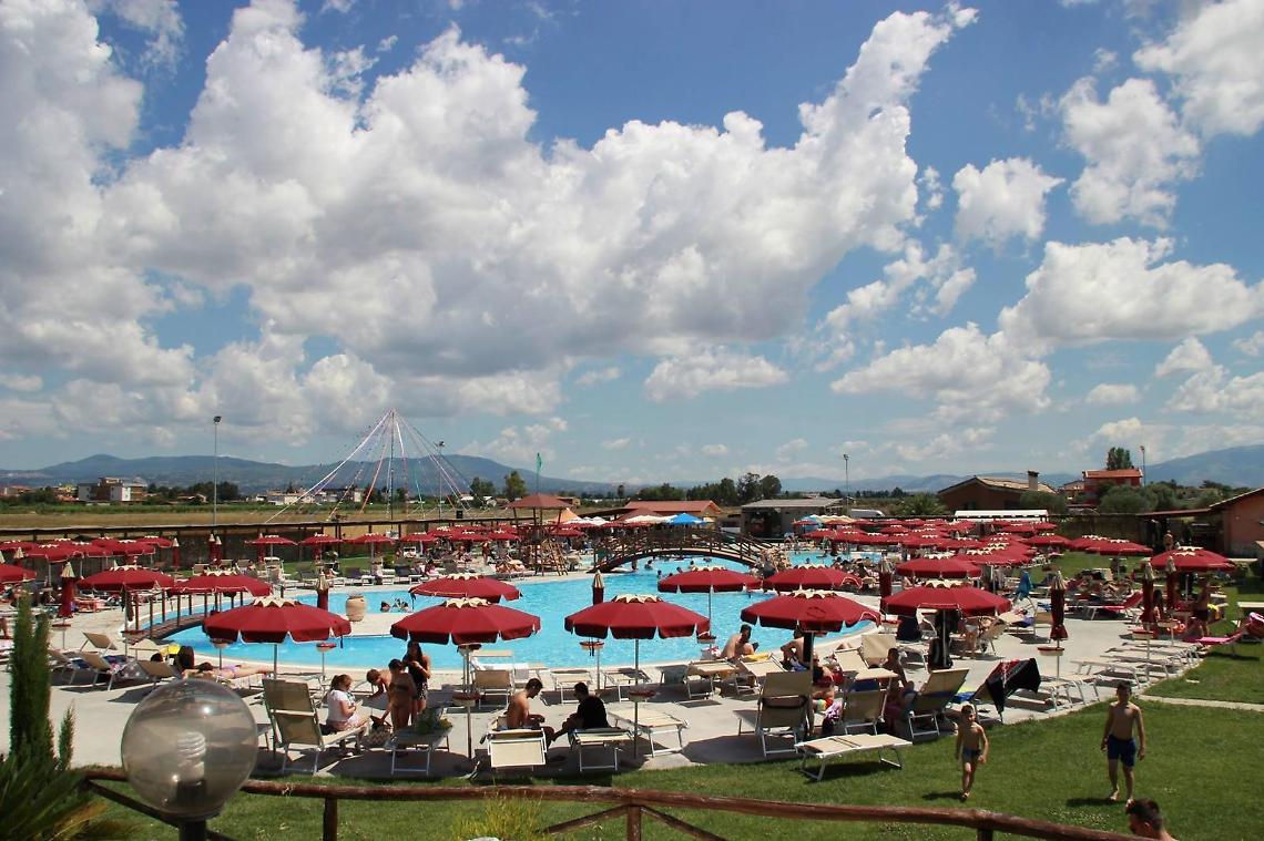 Piscina Green Village, l'ordinanza del Comune impone la demolizione dell'area ristoro