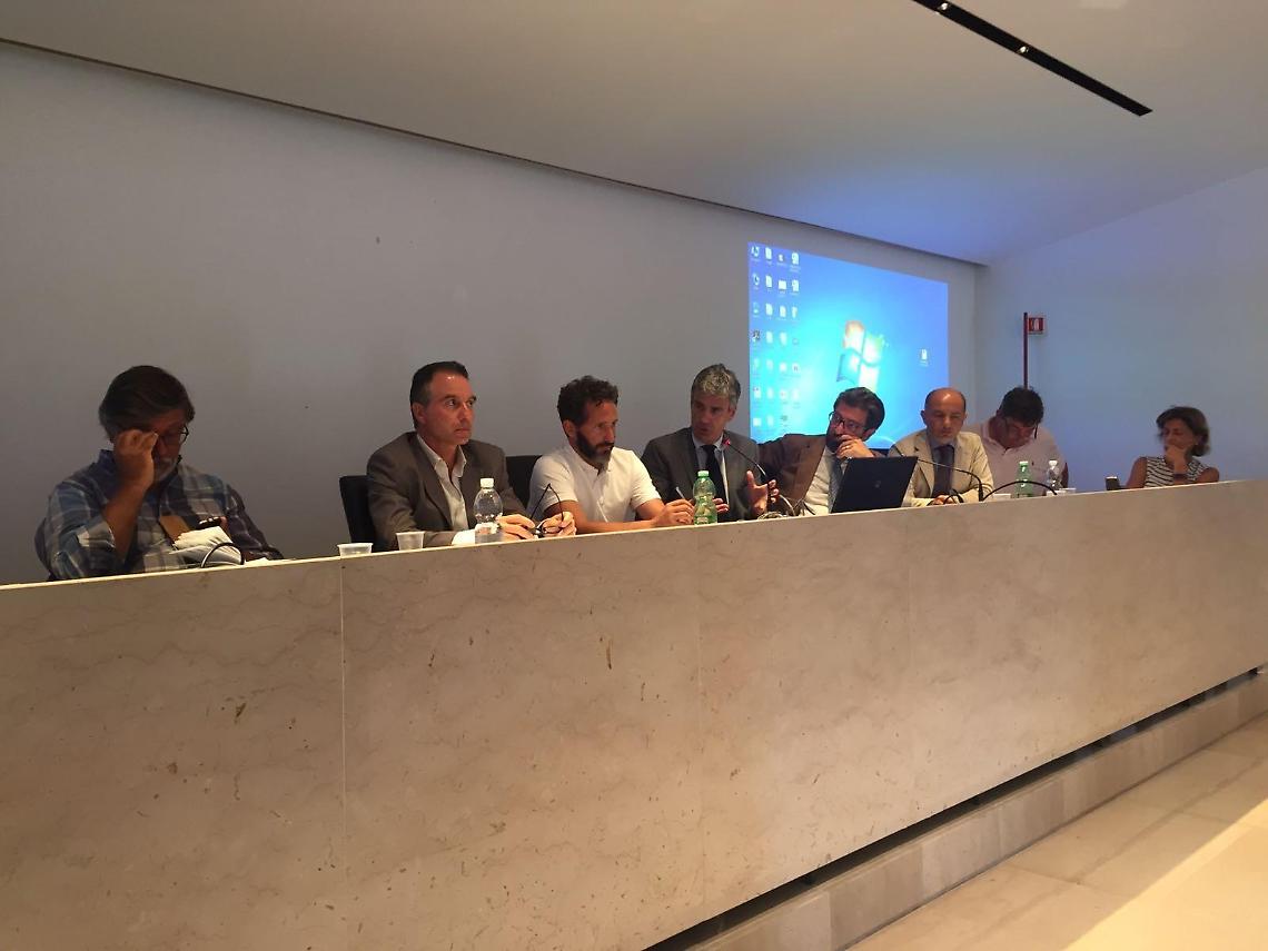 Rifiuti, per assumere i lavoratori di Latina Ambiente clausola di salvaguardia e selezione pubblica