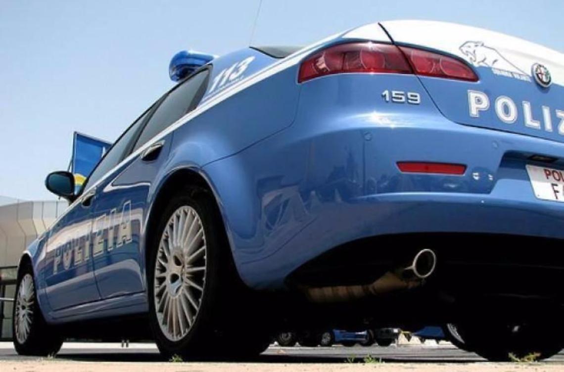 Prova a fuggire all'alt dei poliziotti e si oppone ai controlli, arrestato un rom di Castel Romano