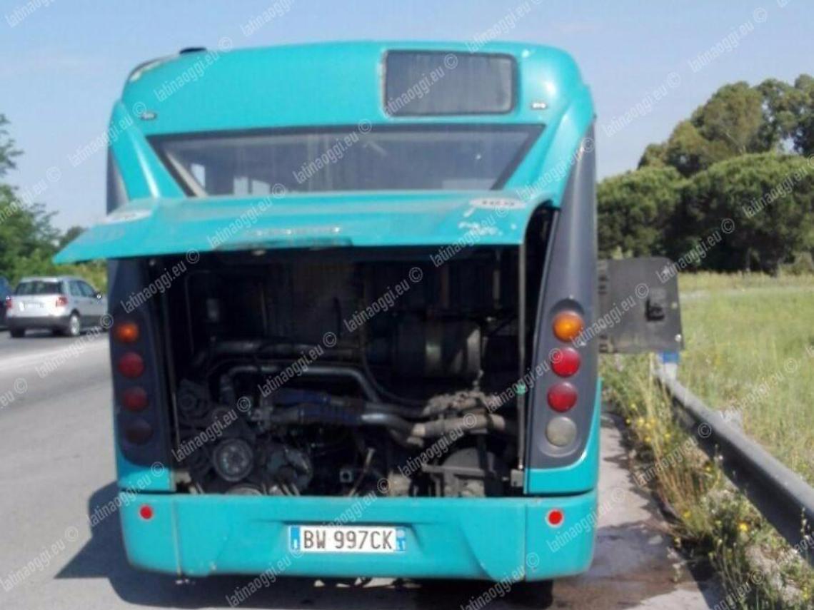 Troppi guasti e afa sui mezzi pubblici: viaggiare in bus è diventato un incubo