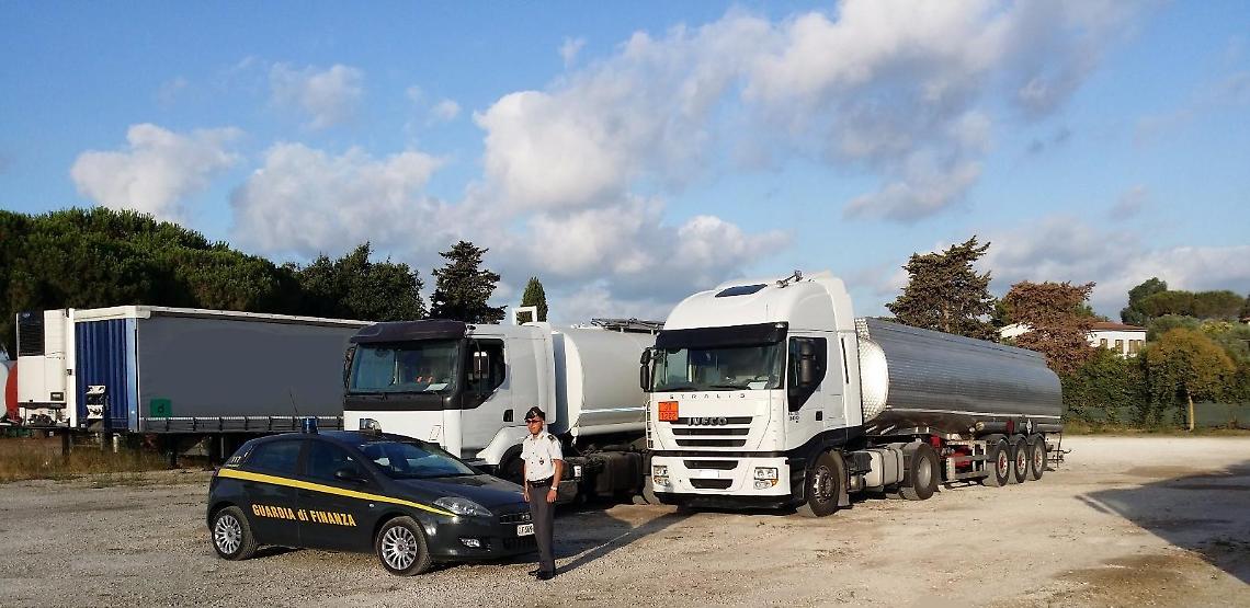 Sequestrati oltre 29mila litri di gasolio di contrabbando, l'operazione della Guardia di Finanza