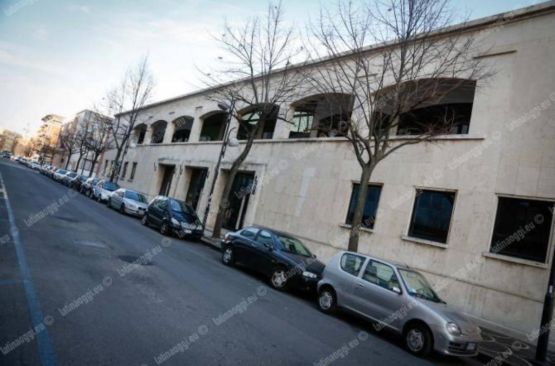 Il teatro comunale Gabriele D'Annunzio torner&agrave; agibile, ma con il  palcoscenico ridotto