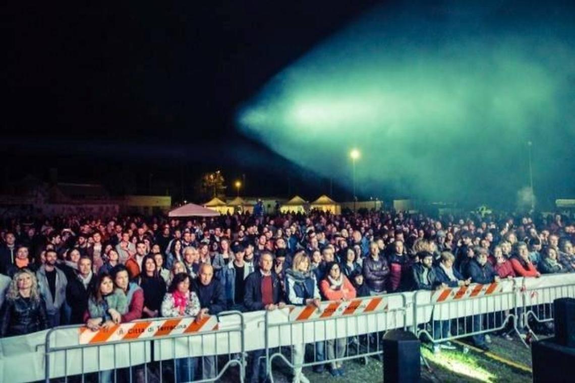 Fiorella Mannoia in concerto all'Arena Virgilio, sul palco anche Loredana Bert&egrave; live a Cisterna