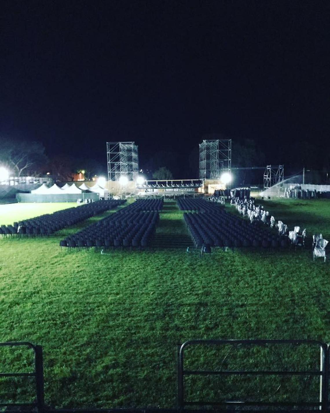 Arene protagoniste degli spettacoli di agosto: questa sera Brignano a Sabaudia e Nek a Gaeta