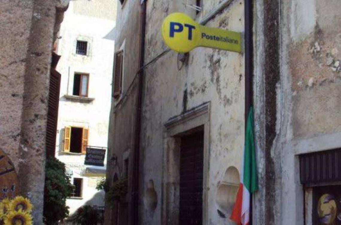 L'amministrazione comunale annuncia: "Faremo di tutto per mantenere aperto l'ufficio postale"