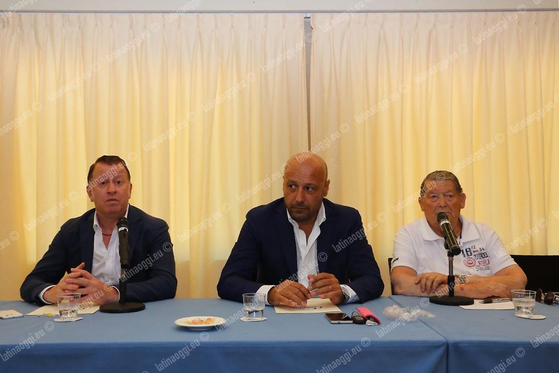I top club della città in conferenza unificata. Falivene: "Basta scuse dopo 15 mesi di governo"