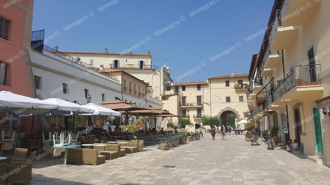 Carte bollate per la movida nel centro storico, esposti per la musica nei locali