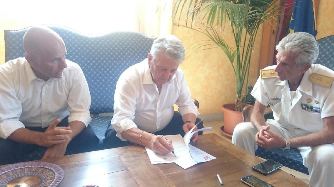 Maggiore presenza dei bagnini sulle spiagge libere, Anci e Guardia Costiera firmano il protocollo