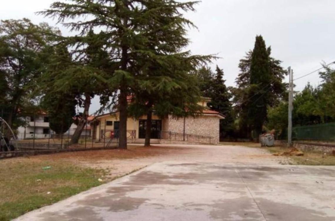 Scuola lesionata dopo il terremoto di Amatrice: quaranta bimbi a scuola in Parrocchia