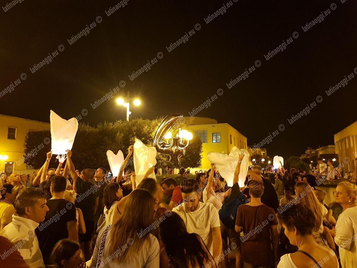 Piazza gremita a Pontinia per ricordare Luca Violo con il festival degli artisti di strada