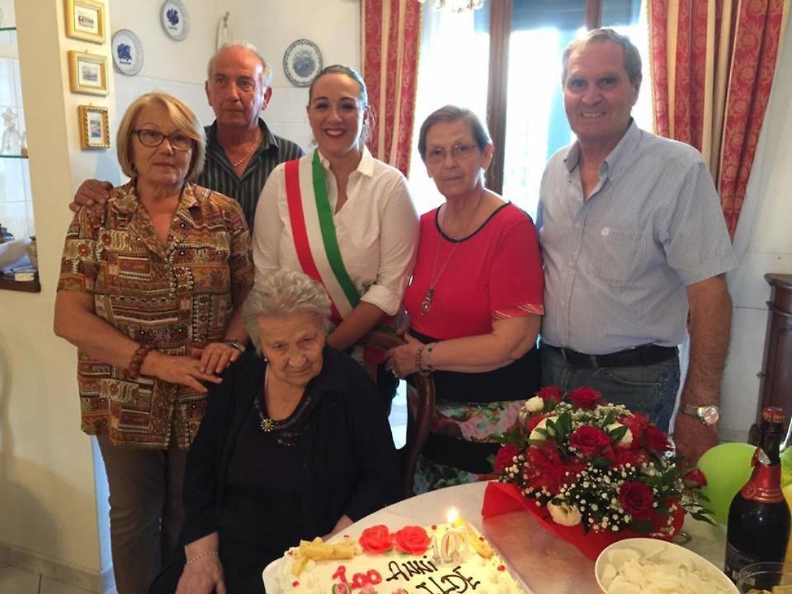 Cisterna festeggia un'altra centenaria. Gli auguri del sindaco a Ilde Pietrosanti