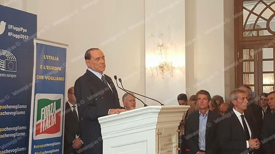Berlusconi a Fiuggi: il candidato sono io, nei sondaggi siamo in netto vantaggio
