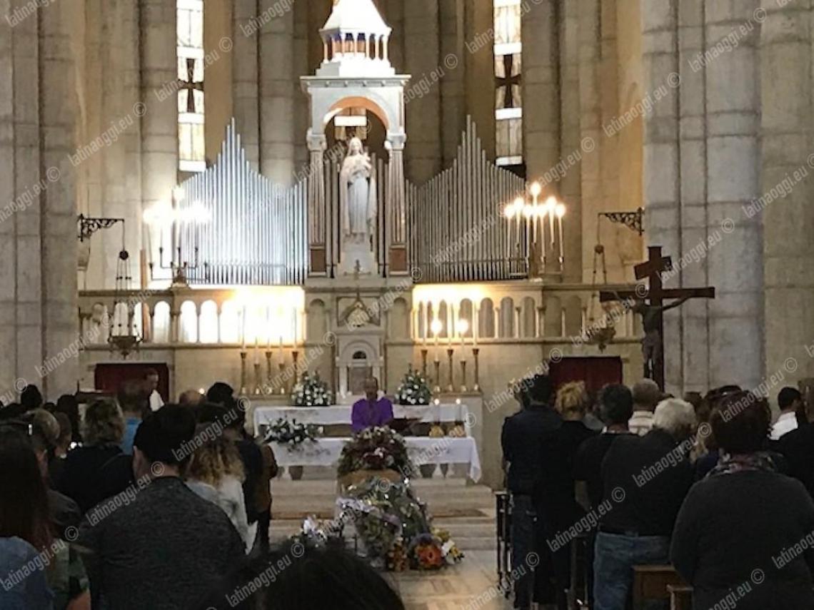 Folla commossa ai funerali di Marco Mancini, il giovane coinvolto in un incidente mortale