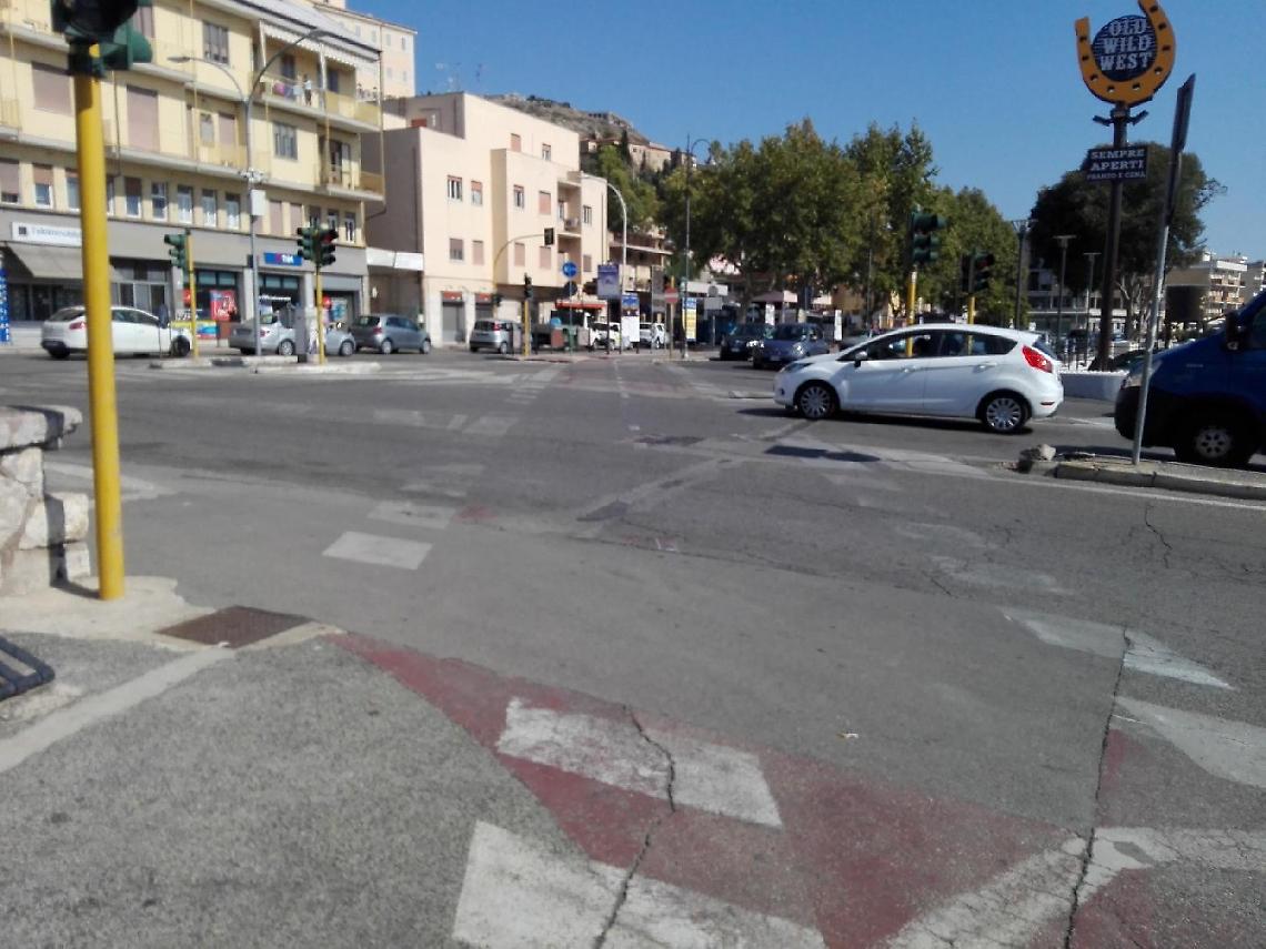 Indiano investito in bici da un'auto a Terracina, trasportato in eliambulanza al Goretti: &egrave; grave