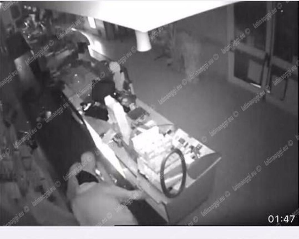 Razzia di sigarette nel bar, i ladri tornano alla stazione di servizio di strada Podgora