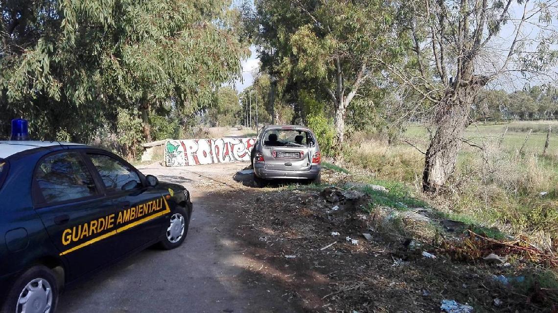 Le Guardie ambientali trovano un'auto in via dell'Idrovora: era danneggiata e senza assicurazione