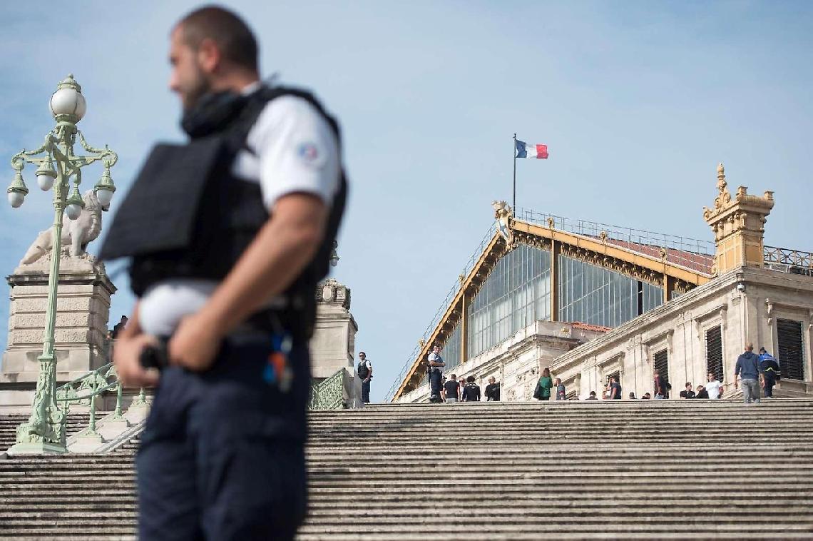Killer di Marsiglia, braccato il fratello di Ahmed Hanachi: sarebbe la mente dell'attentato