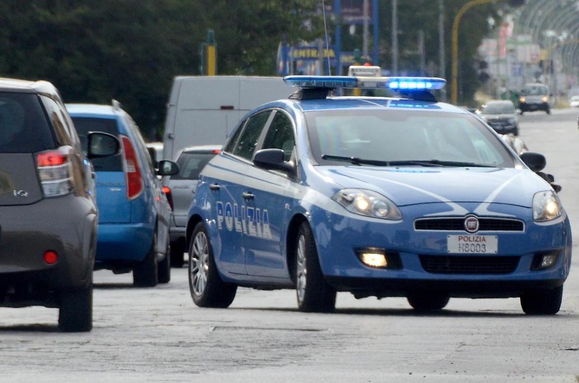 Controlli straordinari nei pressi delle scuole e anche alla stazione, il bilancio della Polizia
