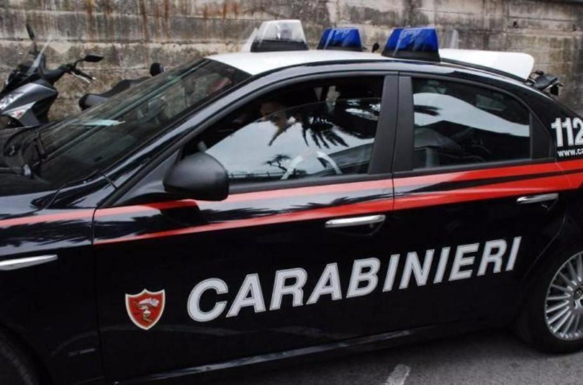 Oltre mezzo chilo di hashish nascosto in una buca nel giardino di casa, arrestato un 41enne