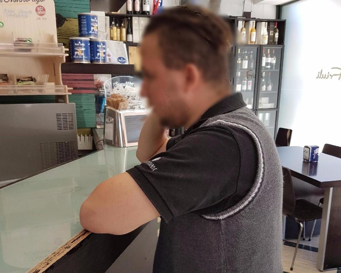 La storia di Raffaele, dopo notti all'addiaccio viene trovato e soccorso dal personale di un bar