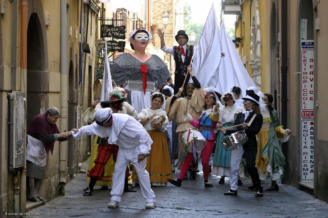 Festa nel borgo medievale per la chiusura del progetto  “Passioni e Camminanti”