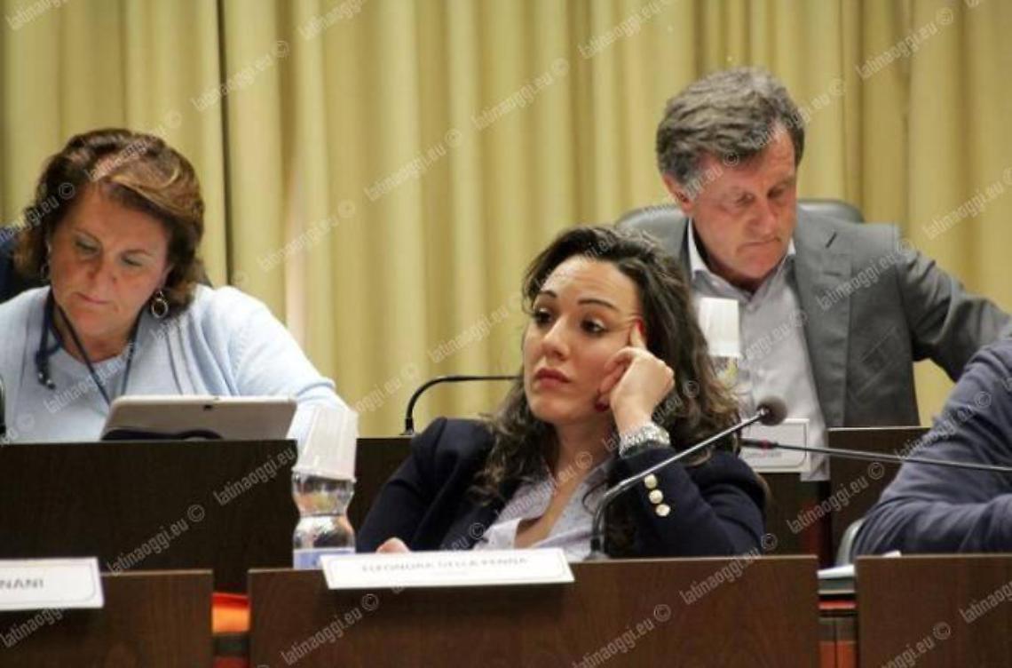 Forza Italia scala la maggioranza Della Penna: altre quattro adesioni per gli azzurri