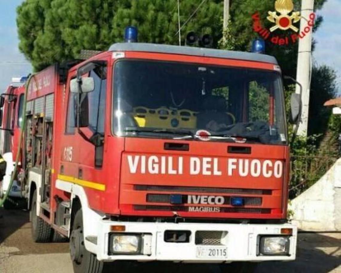 Provoca un incendio nel tentativo di asciugarsi gli abiti