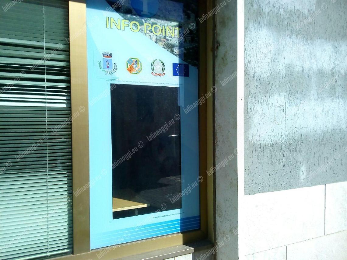 Pannelli informativi inutilizzati, la critica al Comune