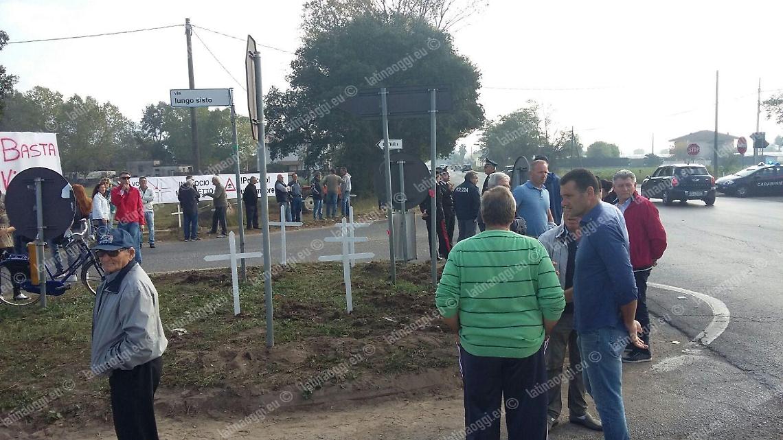 Incrocio pericoloso, dopo le proteste arrivano i lavori