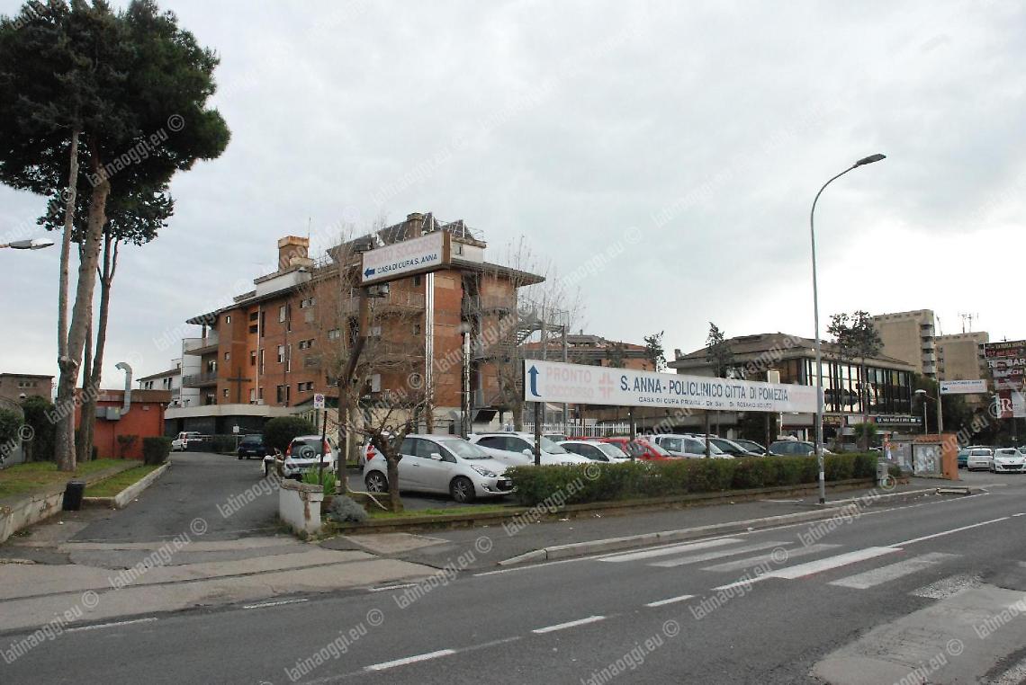 Accoltella la fidanzata dopo la lite, arrestato un giovane