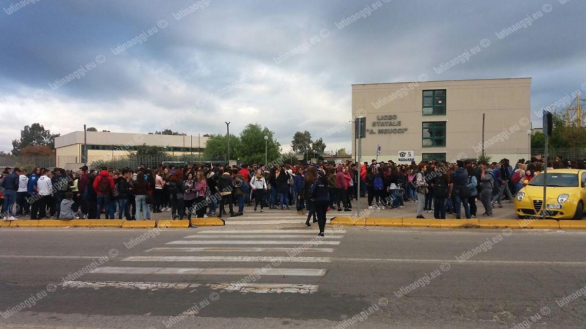 Miasmi dal Fosso, tre esposti in Procura da parte di genitori, studenti e professori