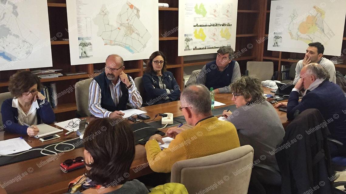 Gara rifiuti annullata, atto negato alla Zuliani: "Esposto in Procura"