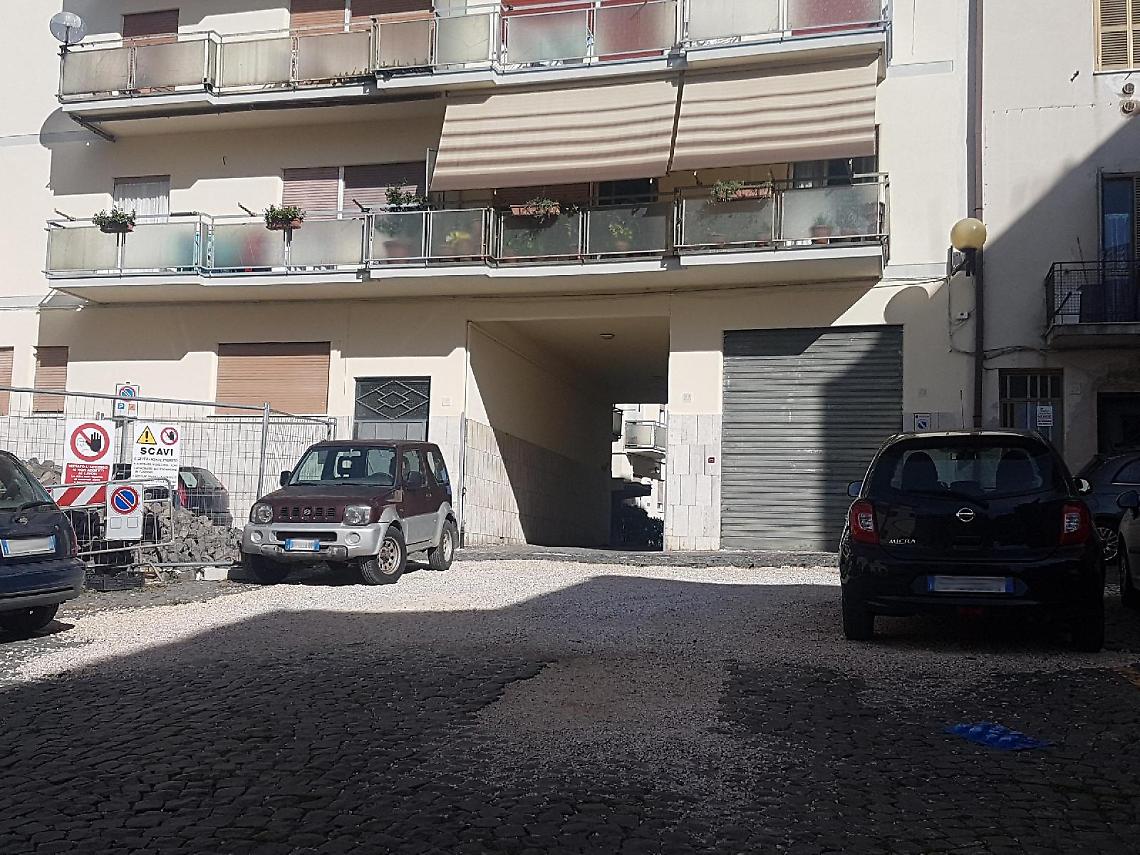 Piazza Pagnoncelli ancora senza selciato, residenti in difficolt&agrave;