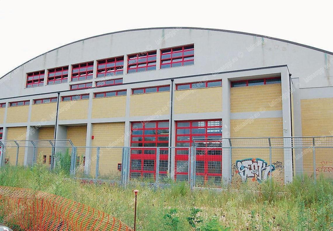 Vandalismo, il Comune dice basta: arriva la sorveglianza al Palazzetto dello Sport