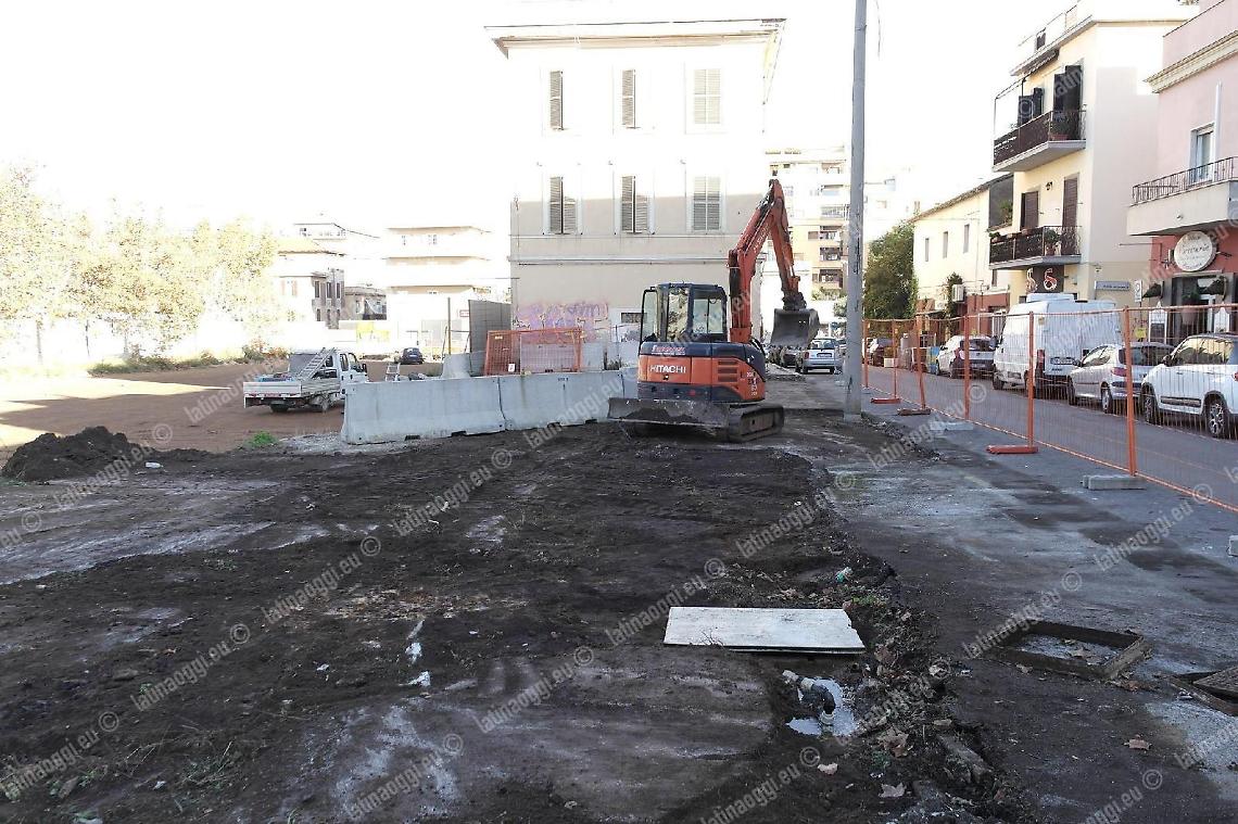 Lavori in corso al Parcheggione: riaprono due aree