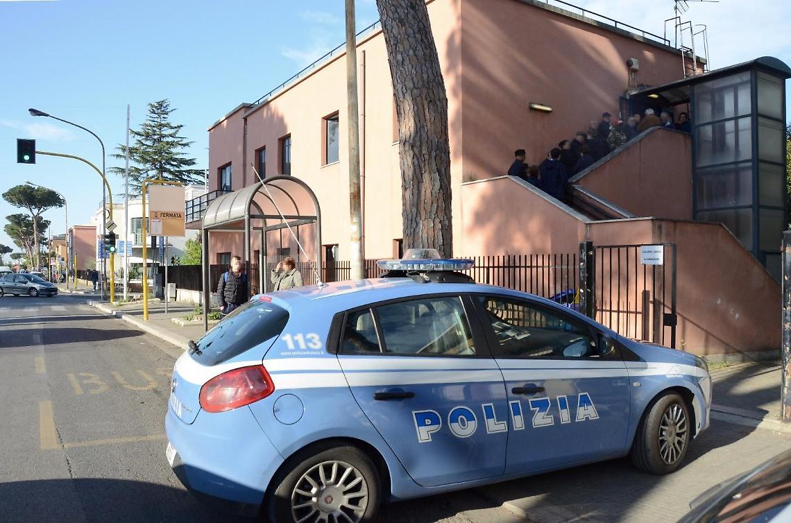 Furto nel poliambulatorio di Latina Scalo, i ladri svuotano la cassa automatica delle prenotazioni