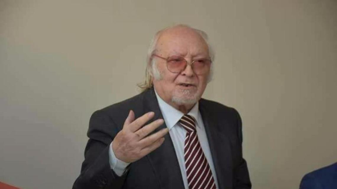 L'addio del paese allo storico maestro Marino Bono