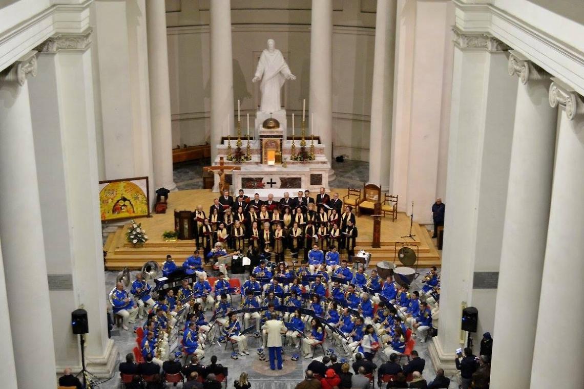 Terracina, Concerto di Natale dedicato al maggiore Orlandi. Il sindaco incontra i genitori