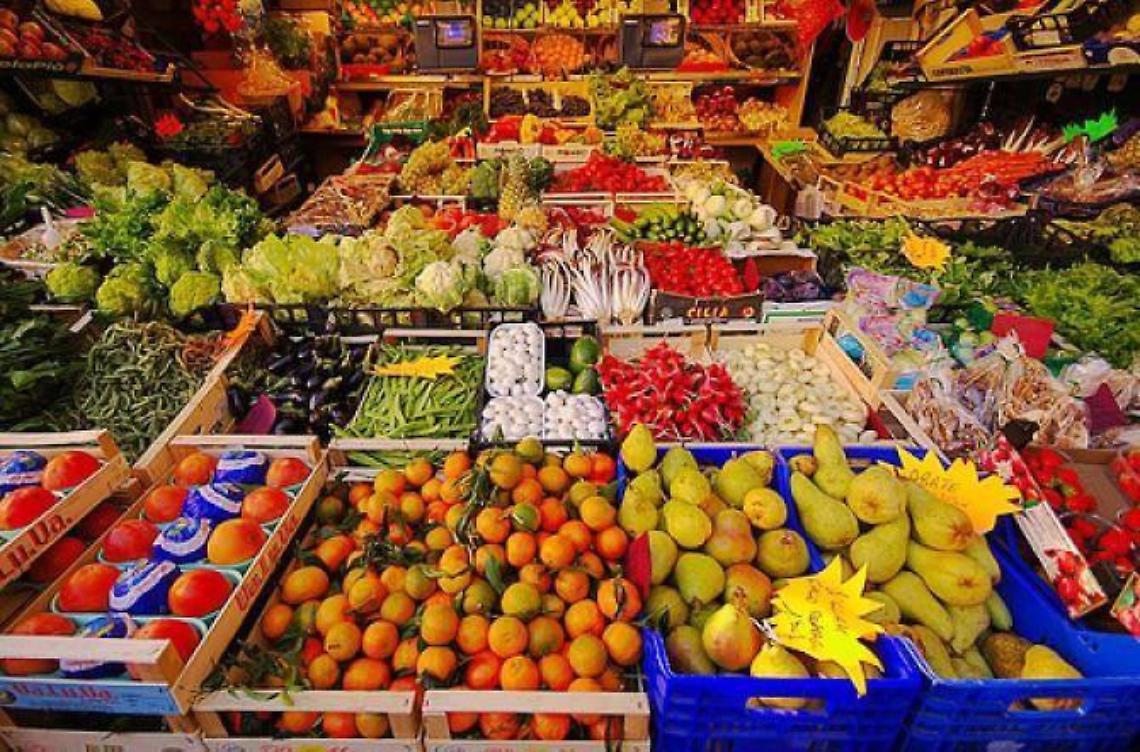 Orari speciali per il mercato annonario in vista delle festività