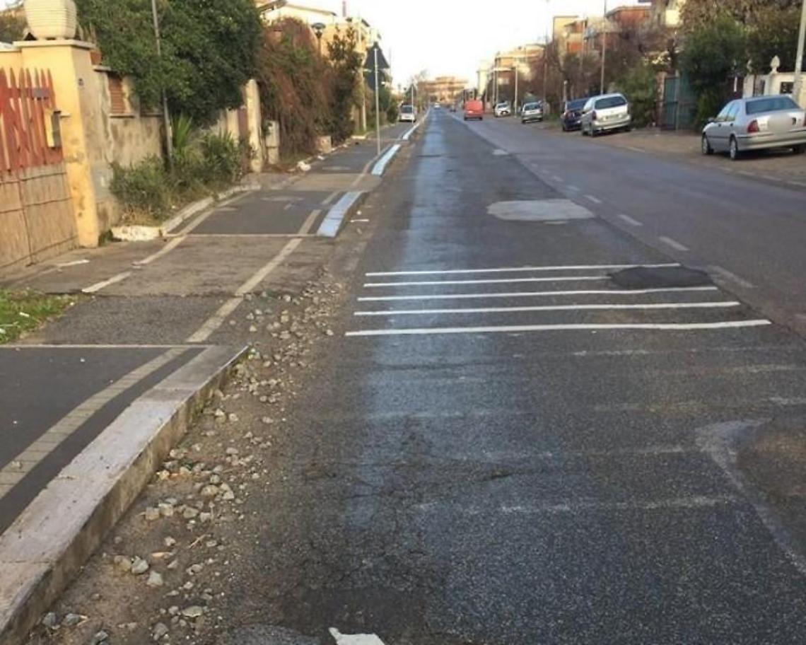 Buche chiuse male, parte la segnalazione al Comune