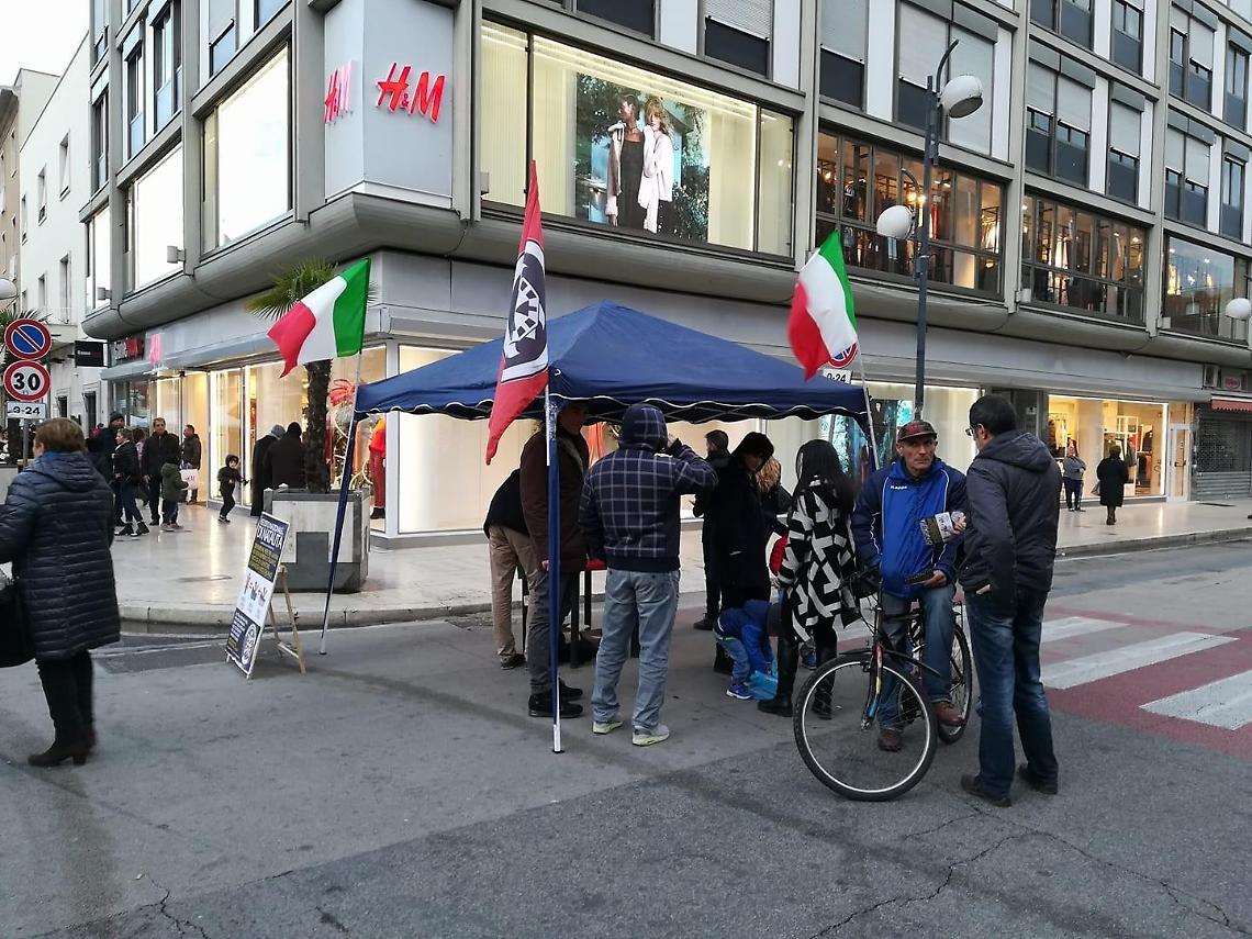 Elezioni, Casapound avvia la raccolta delle firme per presentare la lista