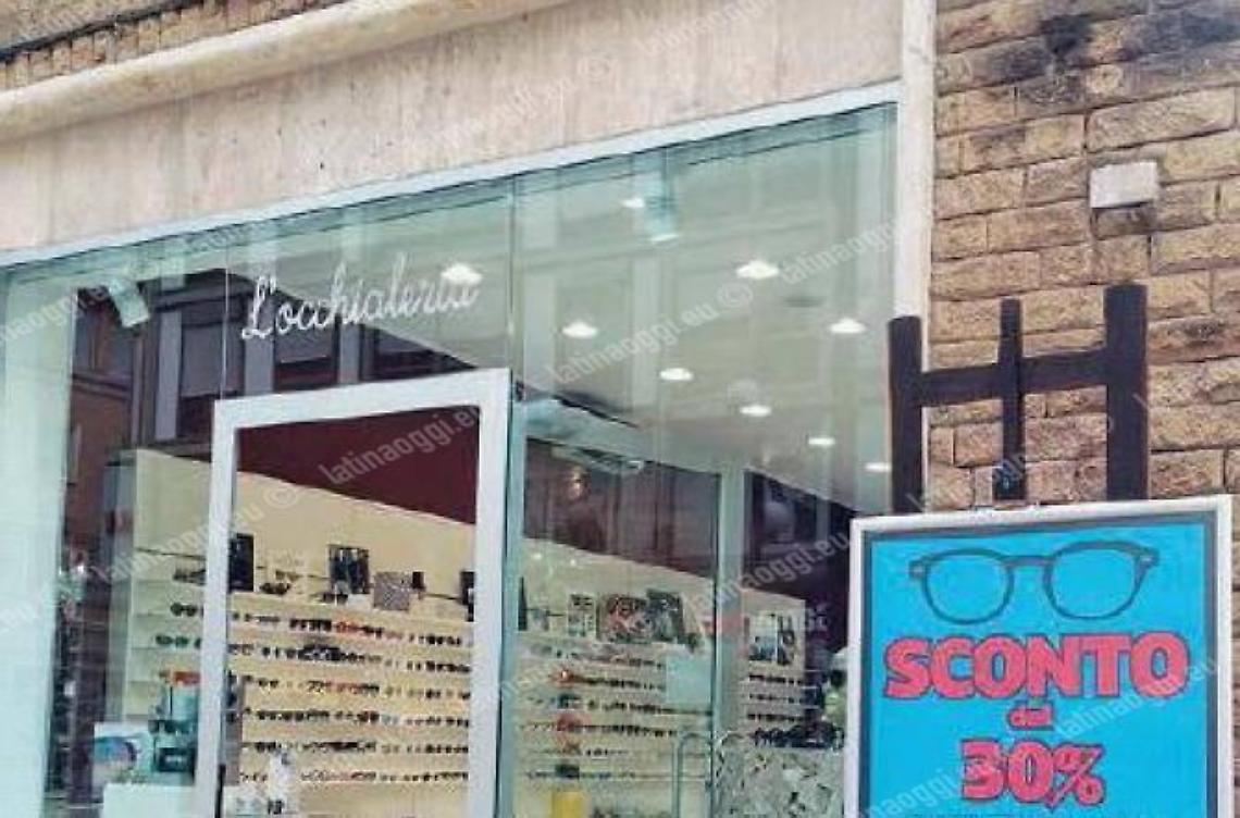 Rapina in centro all'Occhialeria, fermato poco dopo dalla polizia