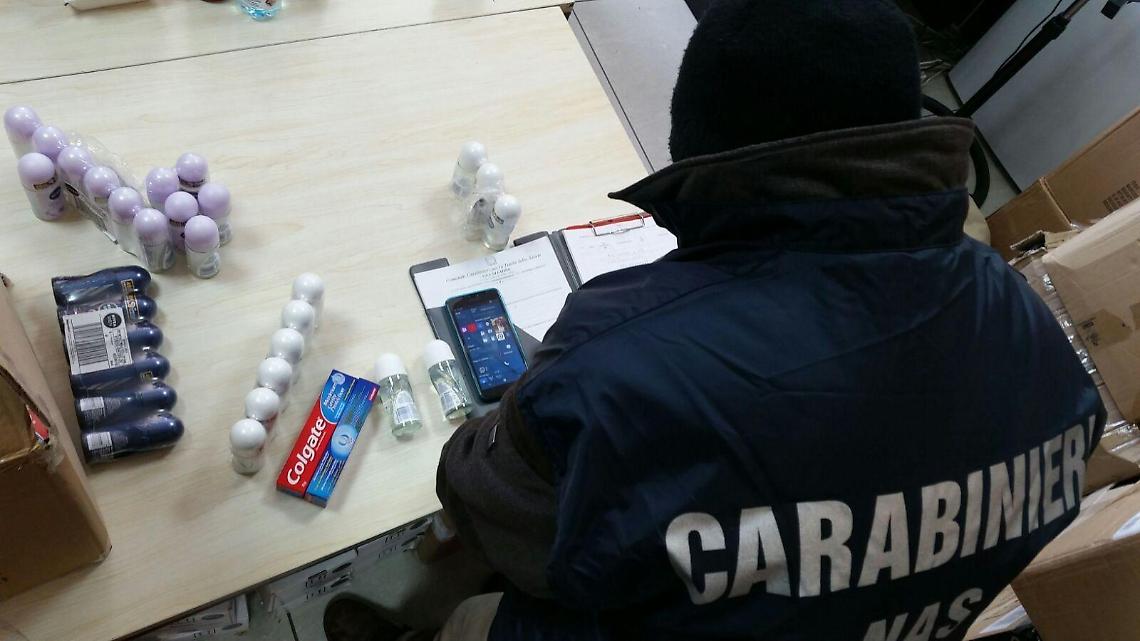 Il Nas di Latina sequestra 270 prodotti cosmetici in un supermarket cinese