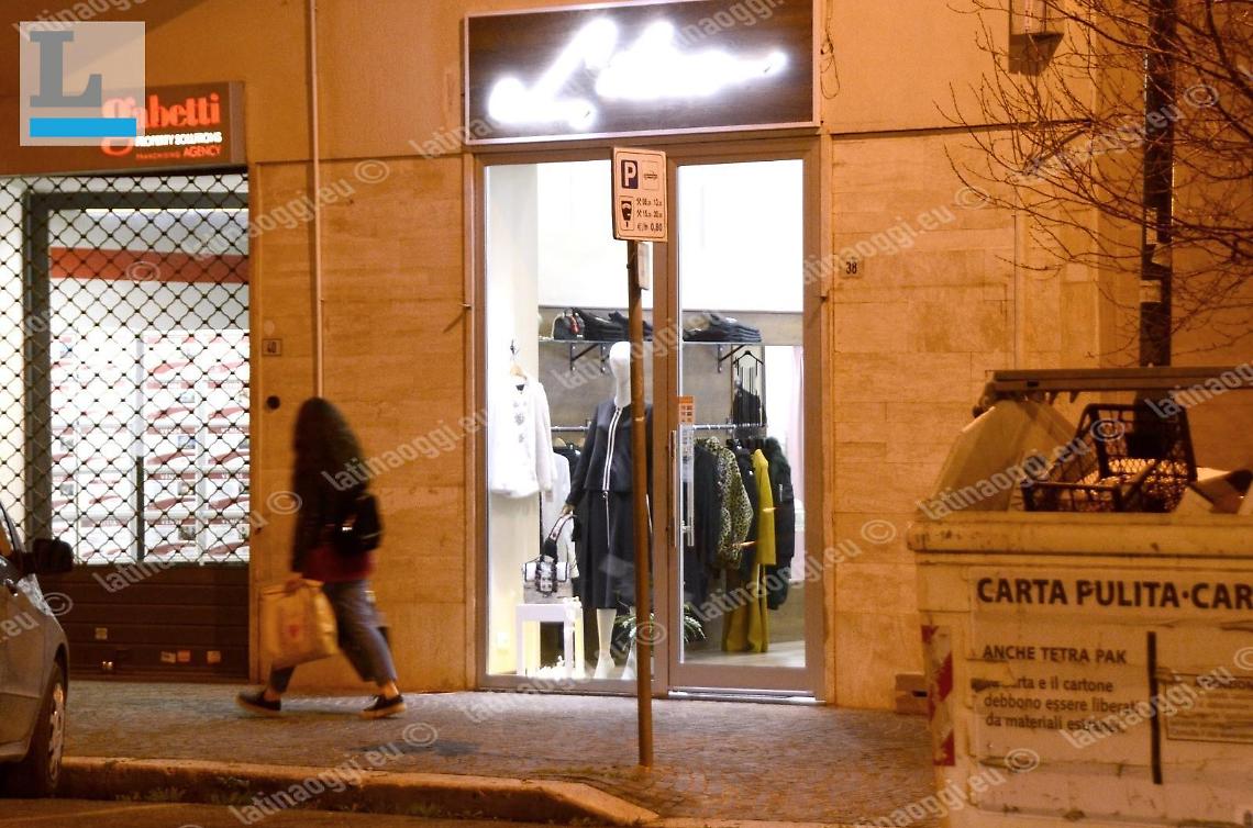 Furto sventato in una boutique del centro, i carabinieri arrestano un 44enne