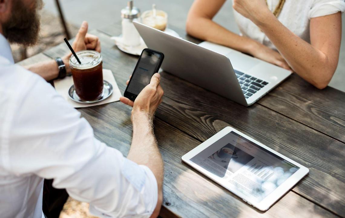 Audiweb: gli italiani online sono pi&ugrave; di 33 milioni